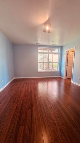 37572 Newburgh Park Circle 33, Livonia, MI 48152