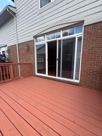 37572 Newburgh Park Circle 33, Livonia, MI 48152