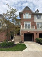 37572 Newburgh Park Circle 33, Livonia, MI 48152