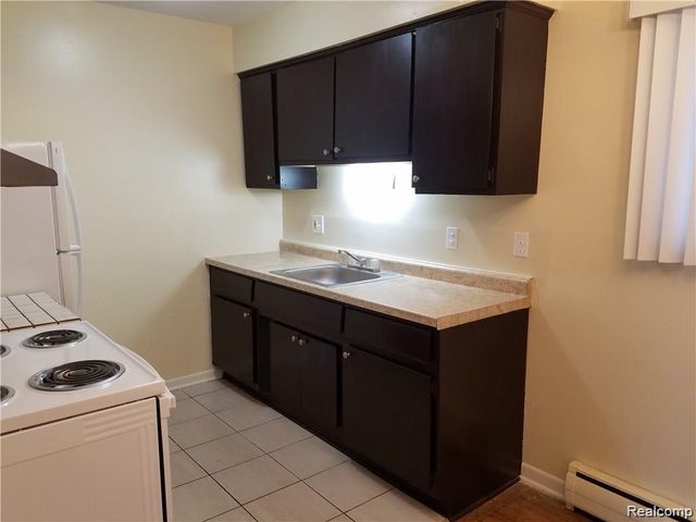 1471 W 9 Mile Road Apt 3, Ferndale, MI 48220