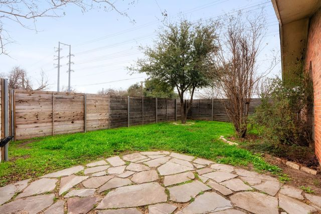 2408 Ventura DR A, Austin, TX 78741