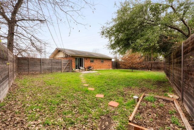 2408 Ventura DR A, Austin, TX 78741