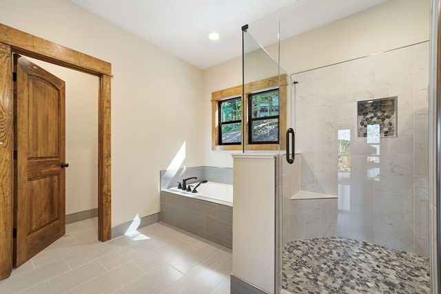 180 Tara Drive, Ellijay, GA 30540