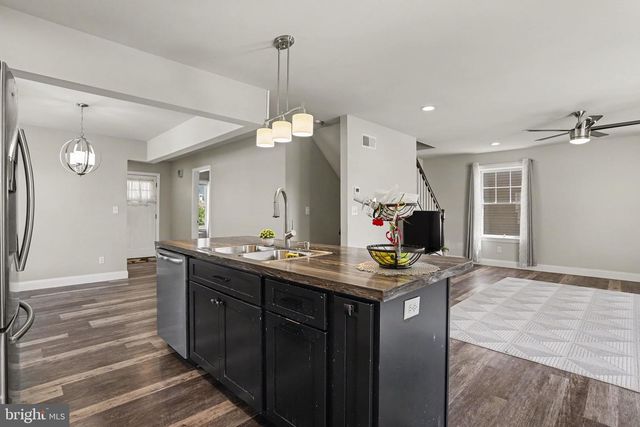12 PACIFIC BLVD, Ephrata, PA 17522