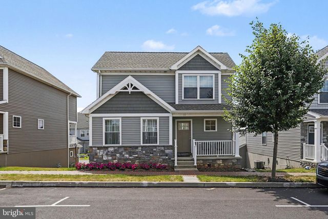 12 PACIFIC BLVD, Ephrata, PA 17522