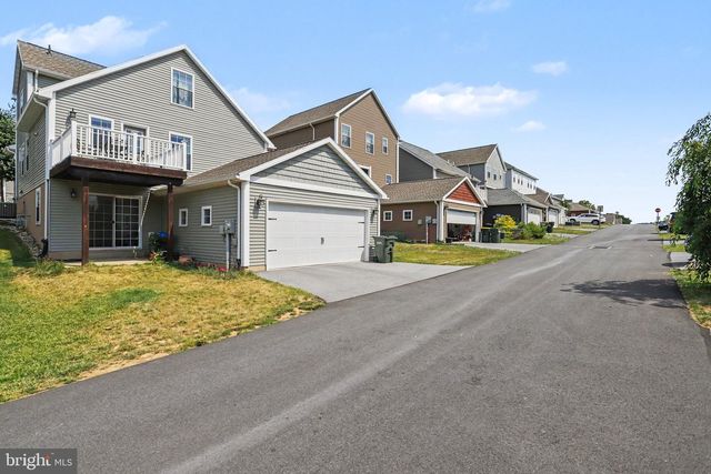 12 PACIFIC BLVD, Ephrata, PA 17522