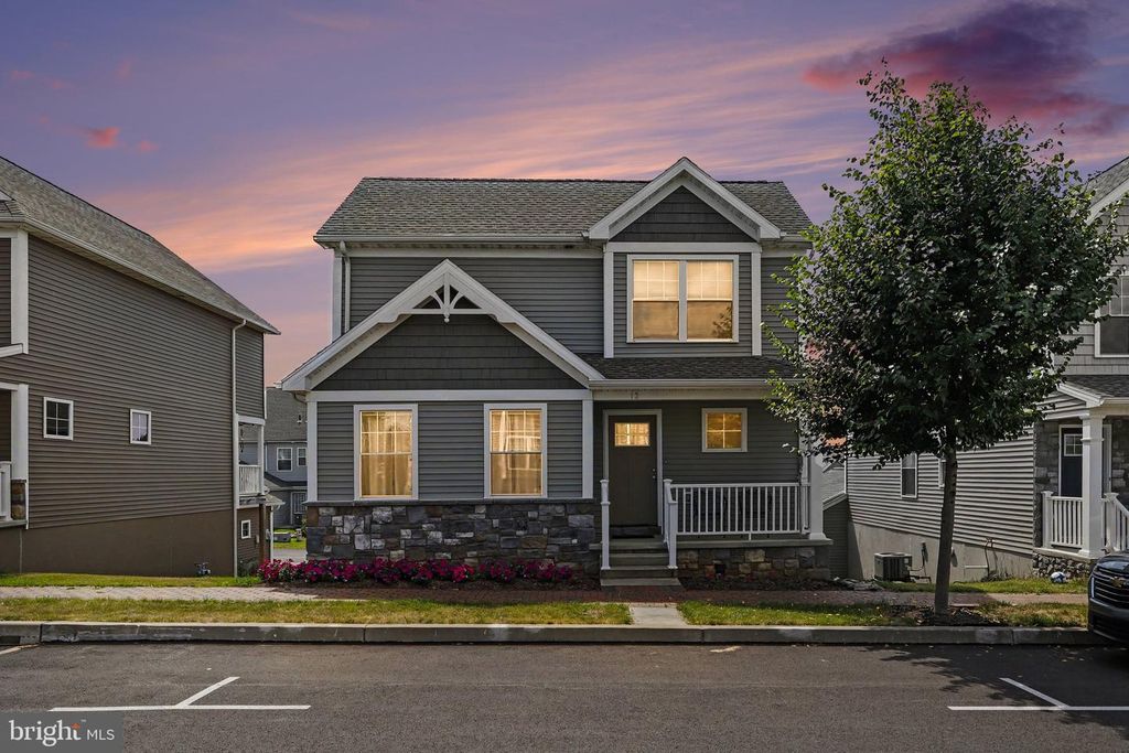 12 PACIFIC BLVD, Ephrata, PA 17522