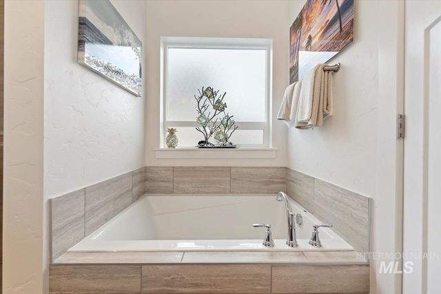 10434 Rockaway Ridge St, Nampa, ID 83687