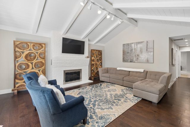 3410 W Country Club Ln, Sacramento, CA 95821