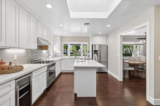 3410 W Country Club Ln, Sacramento, CA 95821