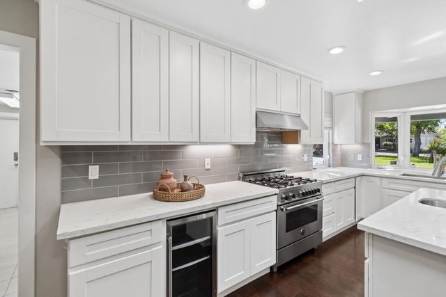 3410 W Country Club Ln, Sacramento, CA 95821