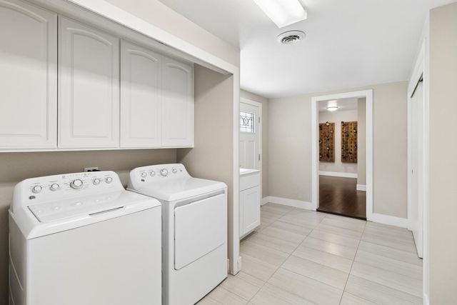 3410 W Country Club Ln, Sacramento, CA 95821