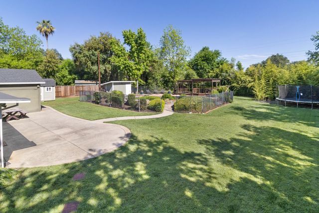 3410 W Country Club Ln, Sacramento, CA 95821