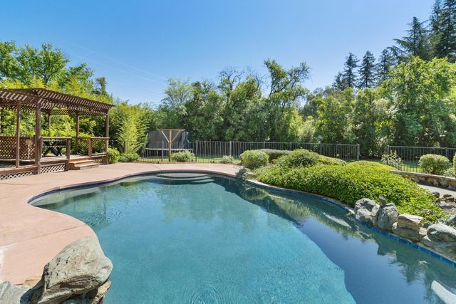 3410 W Country Club Ln, Sacramento, CA 95821