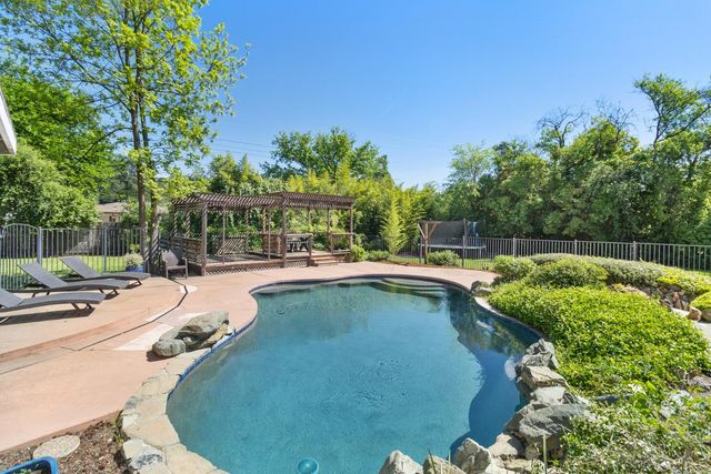 3410 W Country Club Ln, Sacramento, CA 95821