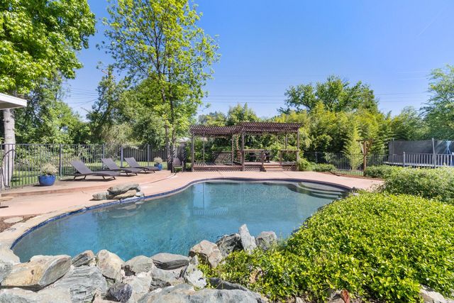 3410 W Country Club Ln, Sacramento, CA 95821