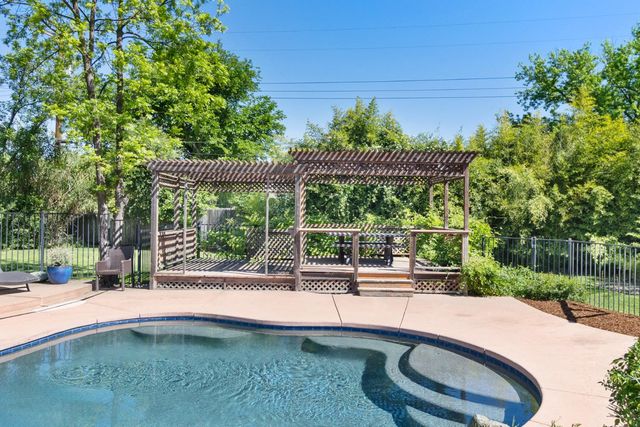 3410 W Country Club Ln, Sacramento, CA 95821