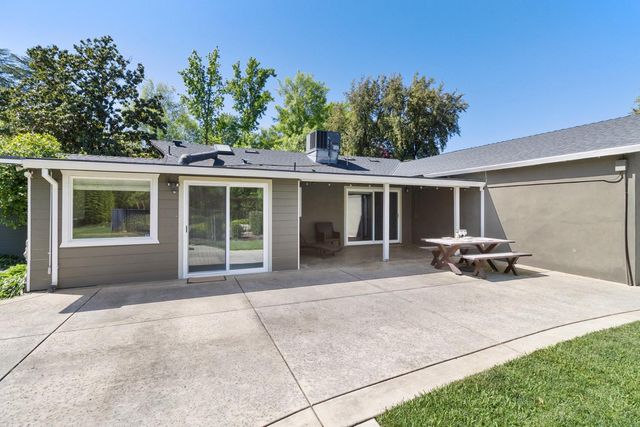 3410 W Country Club Ln, Sacramento, CA 95821