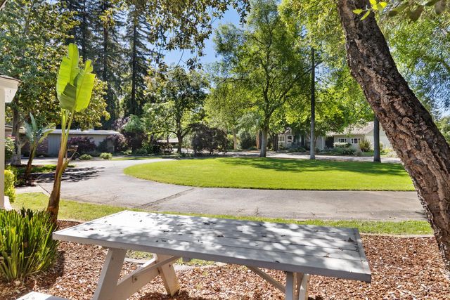 3410 W Country Club Ln, Sacramento, CA 95821