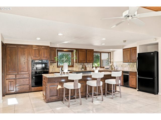 87188 GREEN HILL Rd, Eugene, OR 97402