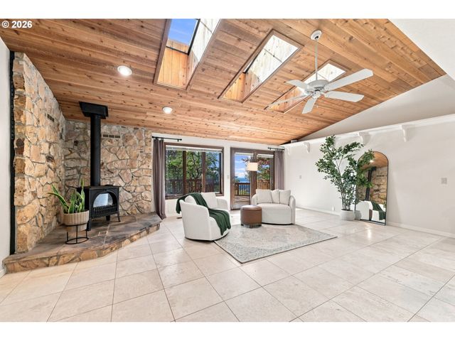 87188 GREEN HILL Rd, Eugene, OR 97402