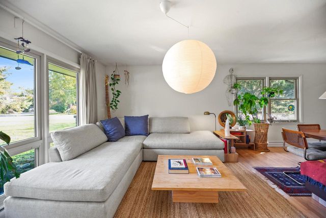 723 W Riverview DRIVE, Glendale, WI 53209