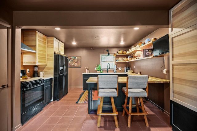 723 W Riverview DRIVE, Glendale, WI 53209