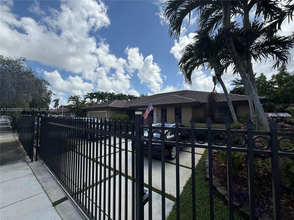 3591 SW 142nd Ave, Miami, FL 33175
