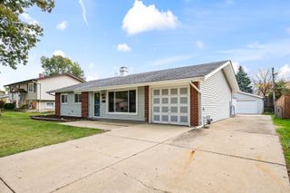 585 Amherst Lane, Hoffman Estates, IL 60169