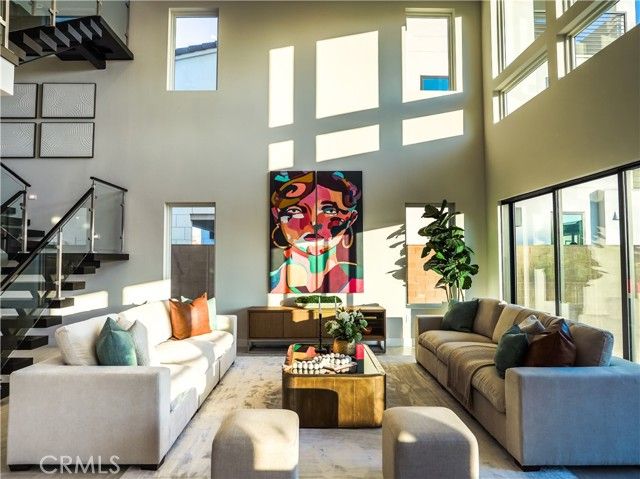 221 Stage, Irvine, CA 92618