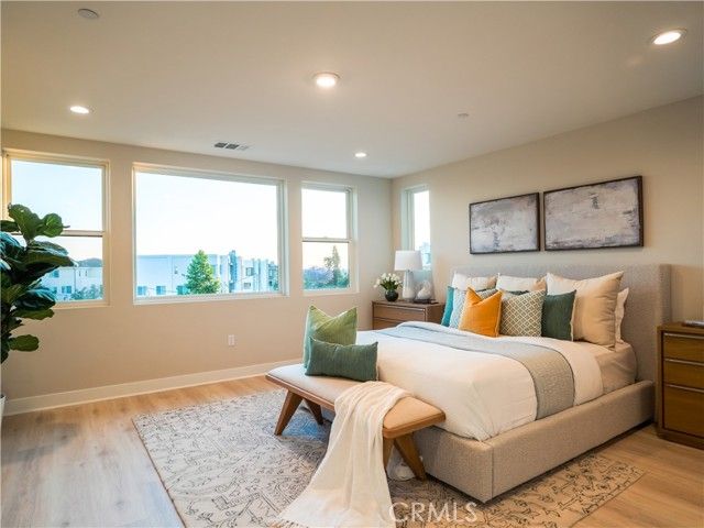 221 Stage, Irvine, CA 92618