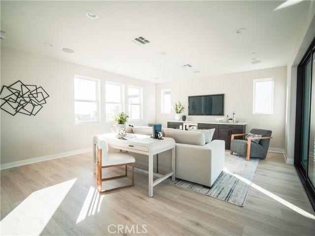 221 Stage, Irvine, CA 92618