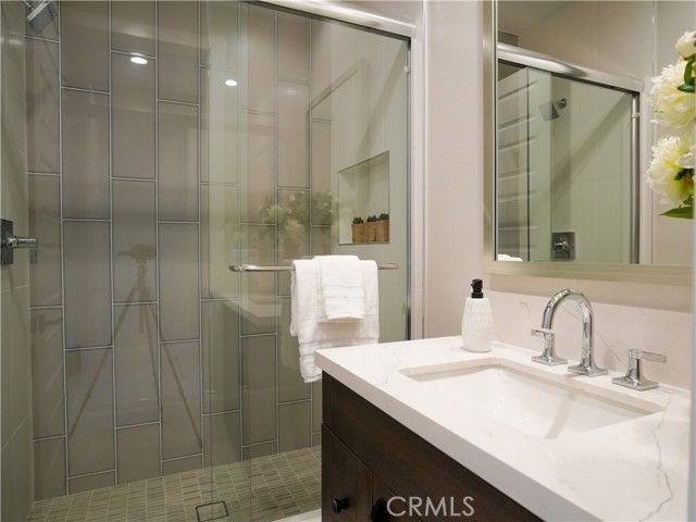 221 Stage, Irvine, CA 92618