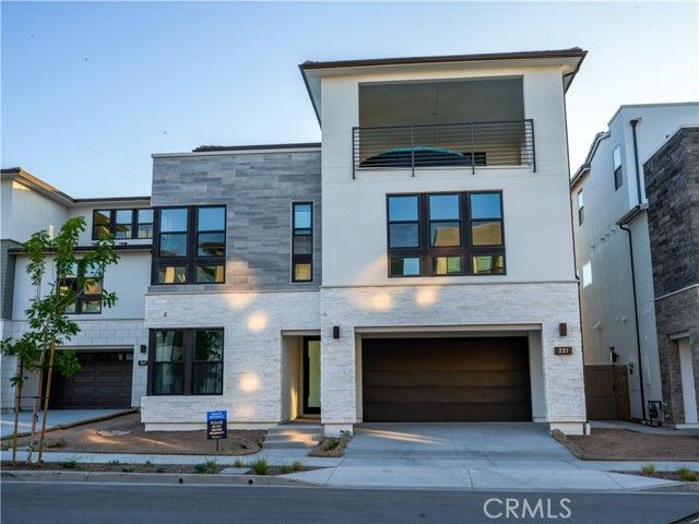 221 Stage, Irvine, CA 92618