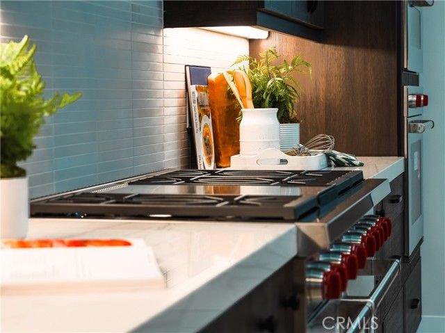 221 Stage, Irvine, CA 92618