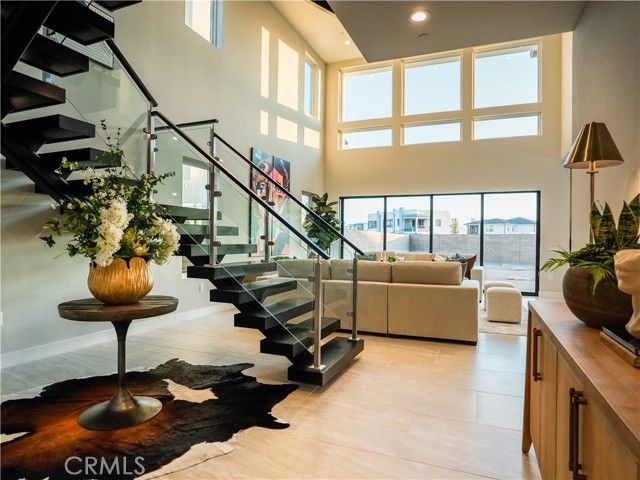 221 Stage, Irvine, CA 92618