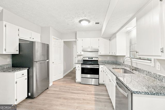 135 N Creek Trail, Jonesboro, GA 30238
