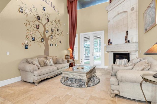 1067 ASHLAND AVENUE, Tarpon Springs, FL 34689
