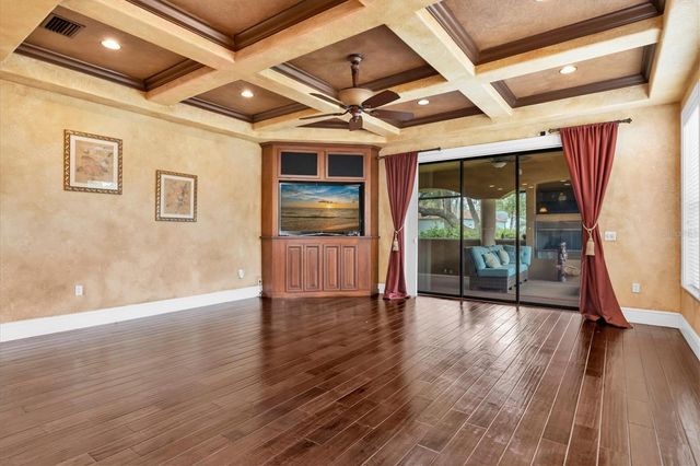 1067 ASHLAND AVENUE, Tarpon Springs, FL 34689