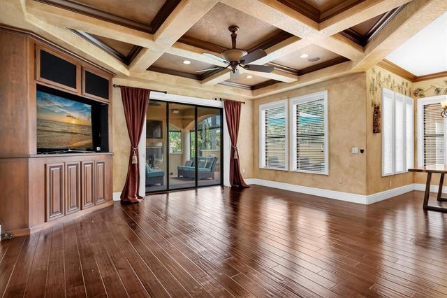 1067 ASHLAND AVENUE, Tarpon Springs, FL 34689