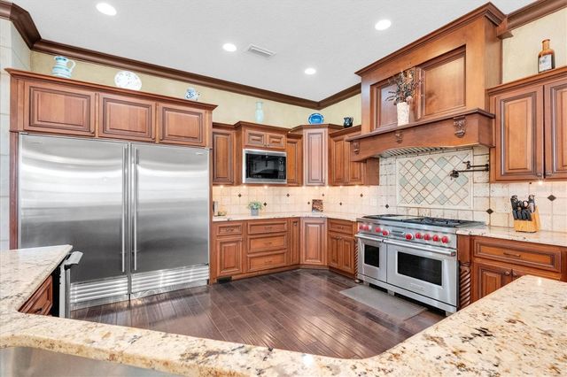 1067 ASHLAND AVENUE, Tarpon Springs, FL 34689