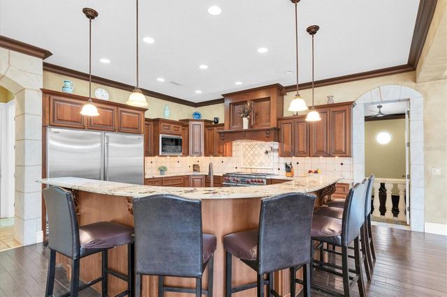 1067 ASHLAND AVENUE, Tarpon Springs, FL 34689