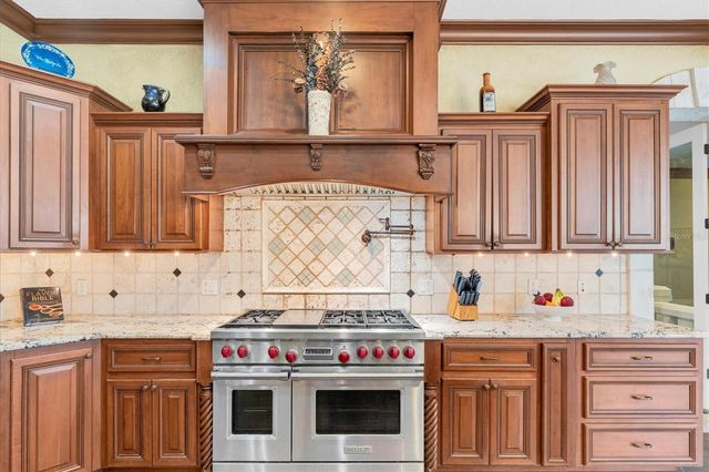 1067 ASHLAND AVENUE, Tarpon Springs, FL 34689