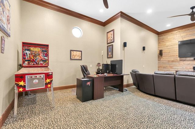 1067 ASHLAND AVENUE, Tarpon Springs, FL 34689