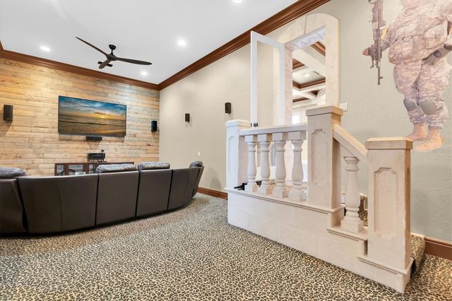 1067 ASHLAND AVENUE, Tarpon Springs, FL 34689