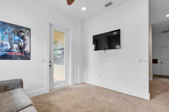 1067 ASHLAND AVENUE, Tarpon Springs, FL 34689