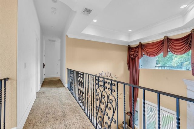 1067 ASHLAND AVENUE, Tarpon Springs, FL 34689