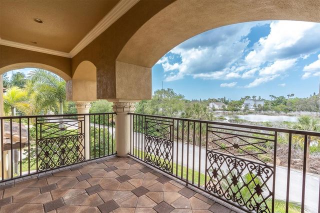 1067 ASHLAND AVENUE, Tarpon Springs, FL 34689