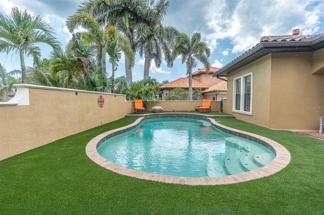 1067 ASHLAND AVENUE, Tarpon Springs, FL 34689