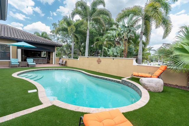 1067 ASHLAND AVENUE, Tarpon Springs, FL 34689